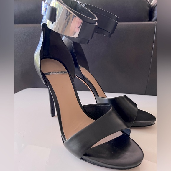 Marciano Cari pumps - Picture 2 of 9